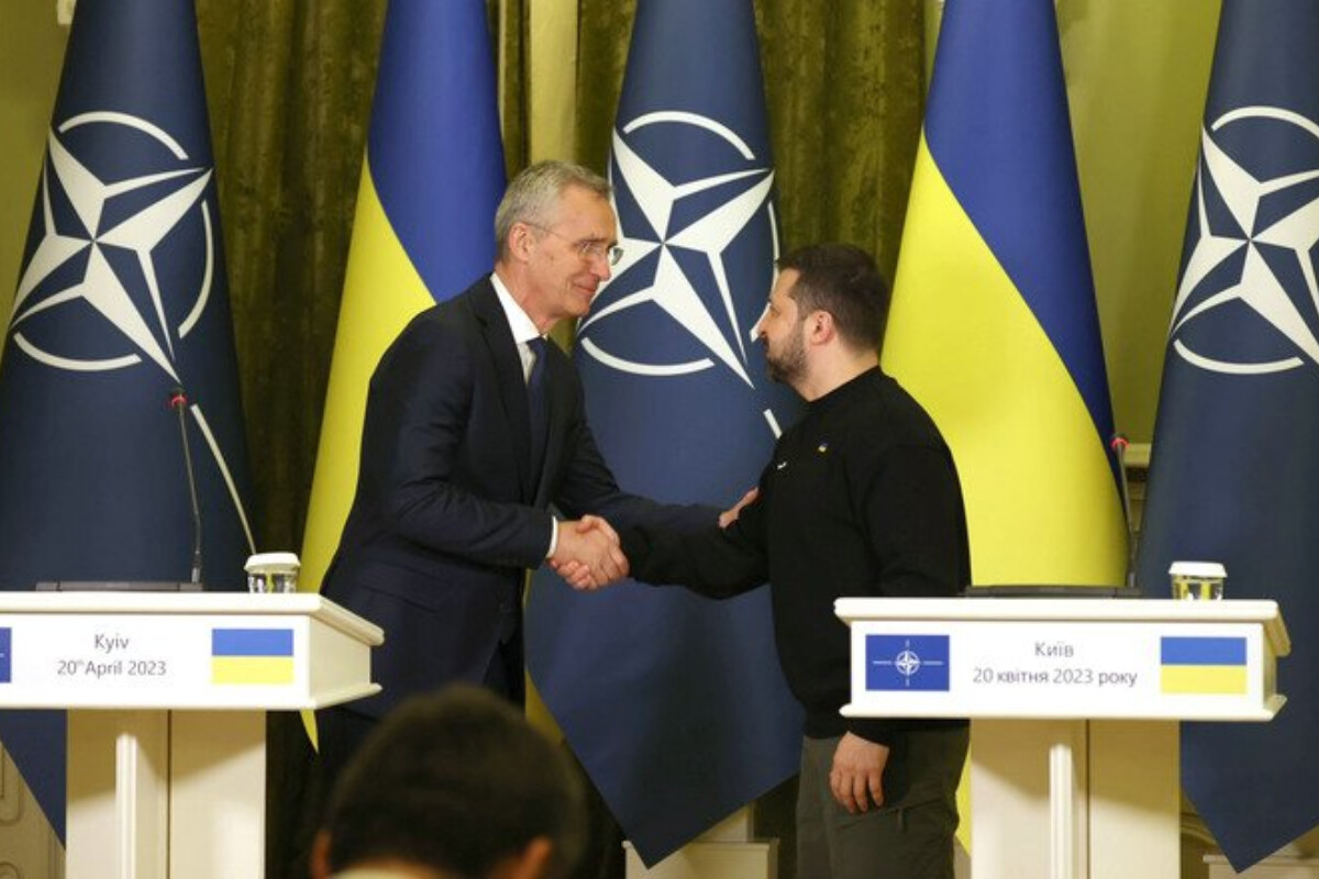 <p>NATO Ukraynaya yardımda aparıcı rol oynayacaq</p>