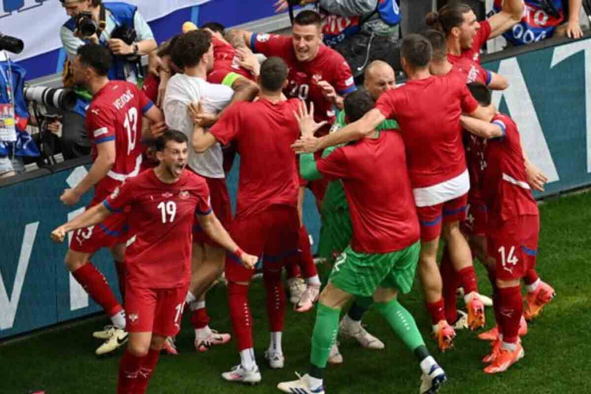 <p>Luka Yoviç Serbiyanı son anda xilas edib</p>
