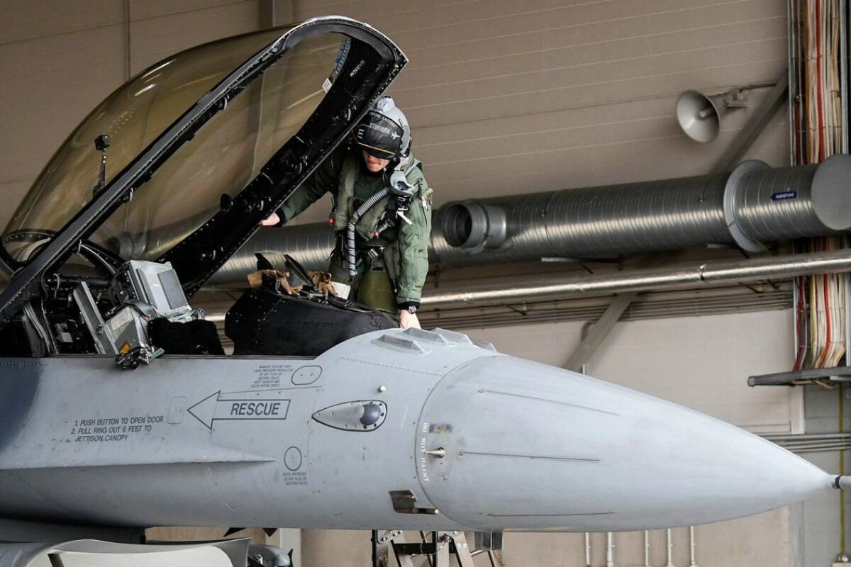<p>Danimarka ukraynalı pilotlar üçün təlim proqramını azaldır</p>