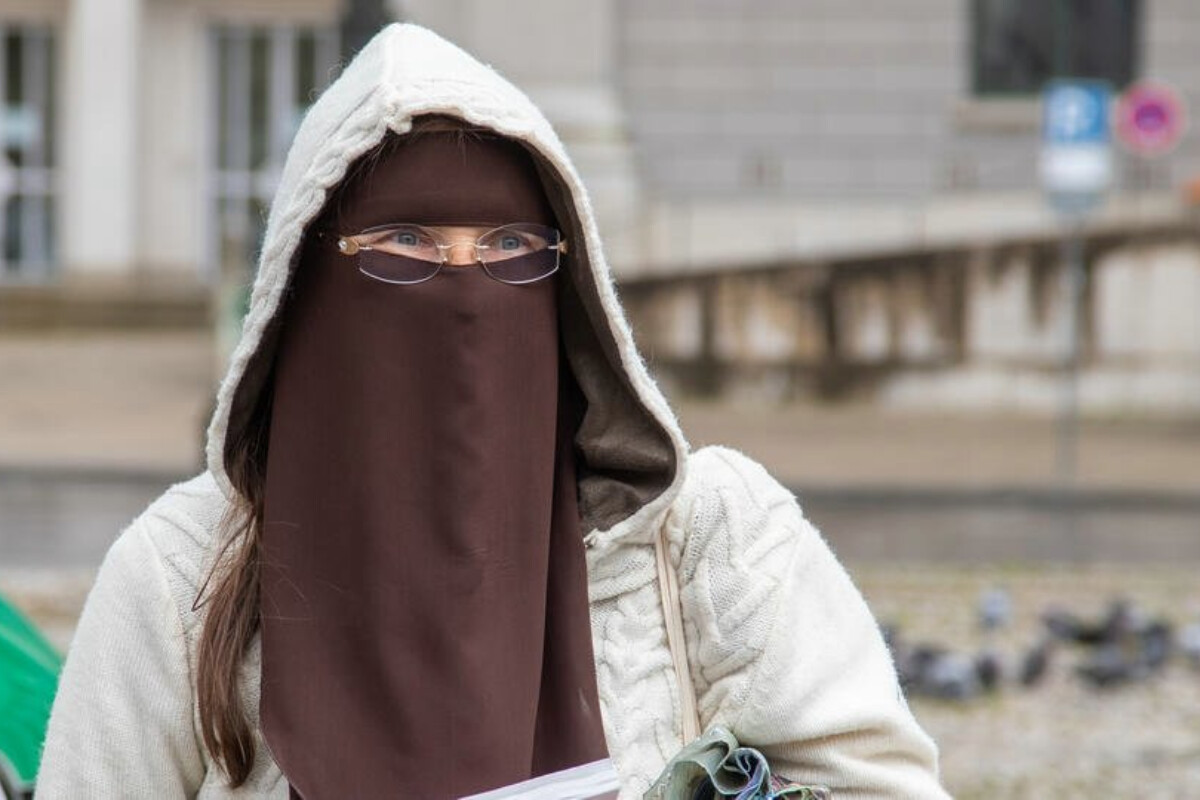 <p>Dağıstanda niqab taxmaq QADAĞAN EDİLDİ</p>