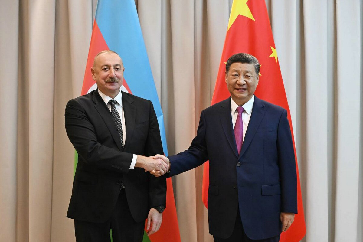 <p>İlham Əliyevin Astanada Si Cinpin ilə görüşü keçirilib</p> 
