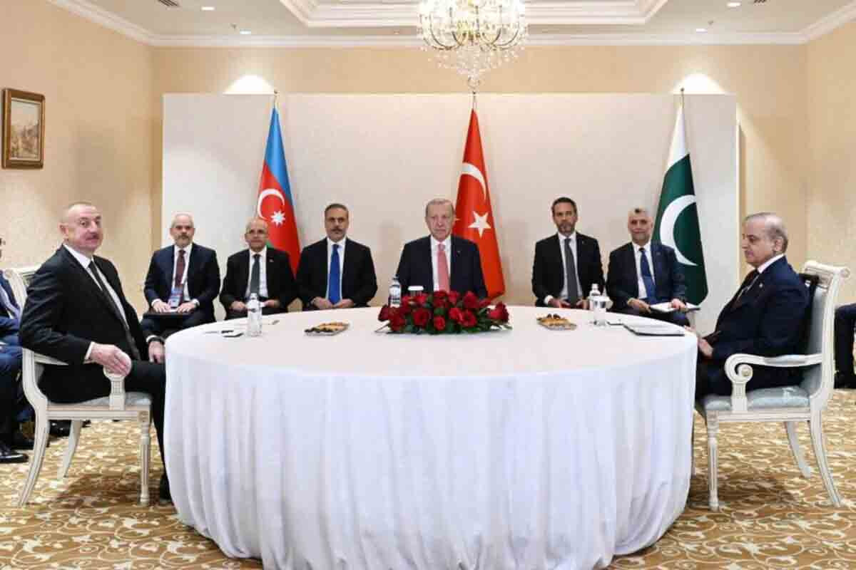 <p>Astanada Azərbaycan Prezidenti, Türkiyə Prezidenti və Pakistanın Baş naziri arasında üçtərəfli görüş başlayıb</p> 