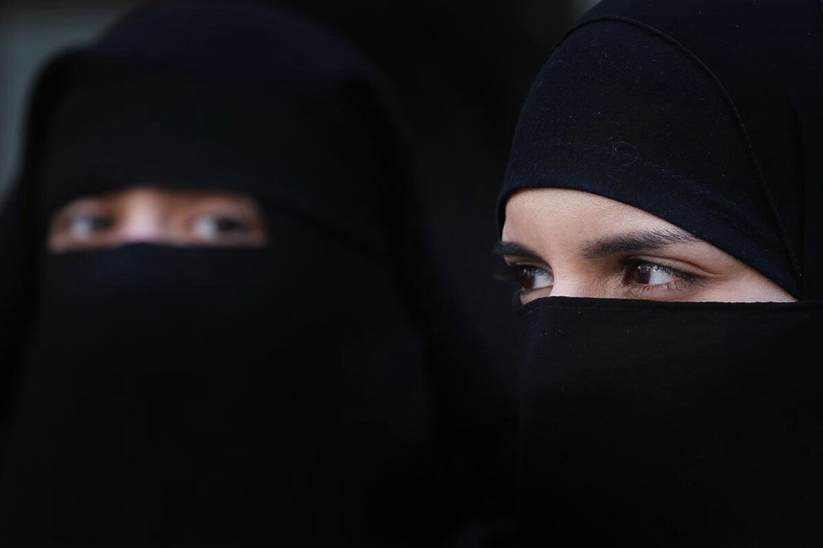 <p>Rusiyadakı müsəlmanlar Dağıstan müftisinin niqab qadağası...</p>