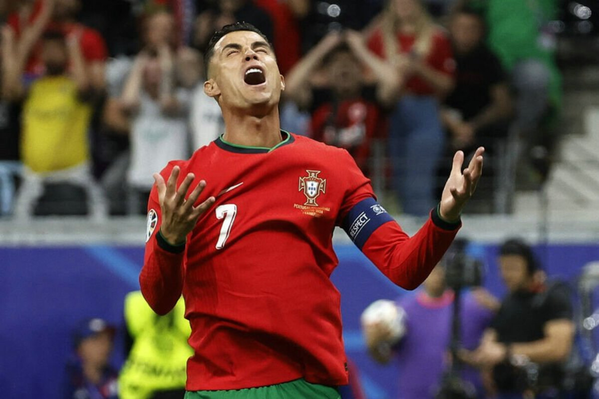<p>Ronaldo Avro 2024-də qanunsuz reklama görə cərimələnə bilər</p>
