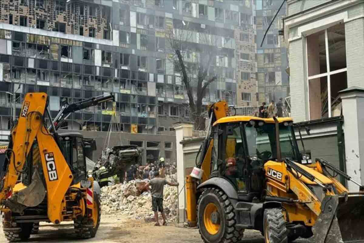 <p>Rusiya Ukraynaya raket atdı: 28 nəfər öldü</p>