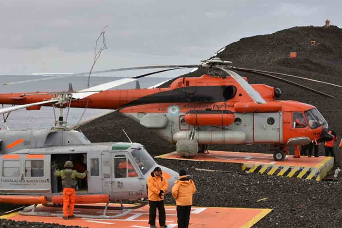 <p>Argentina helikopterlərini Ukraynaya təhvil verəcək</p>
