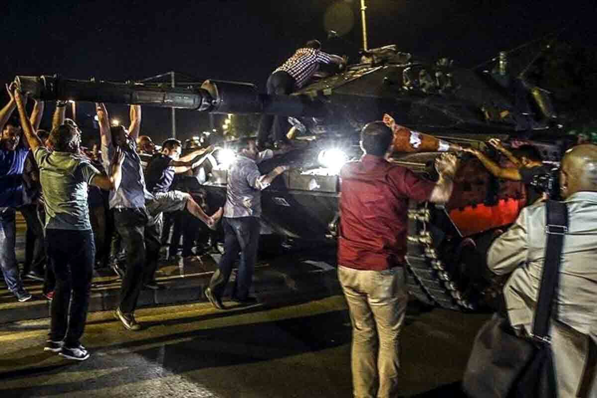 <p>Türkiyədə 15 iyul hadisələri qurbanlarının xatirəsi anılır</p>