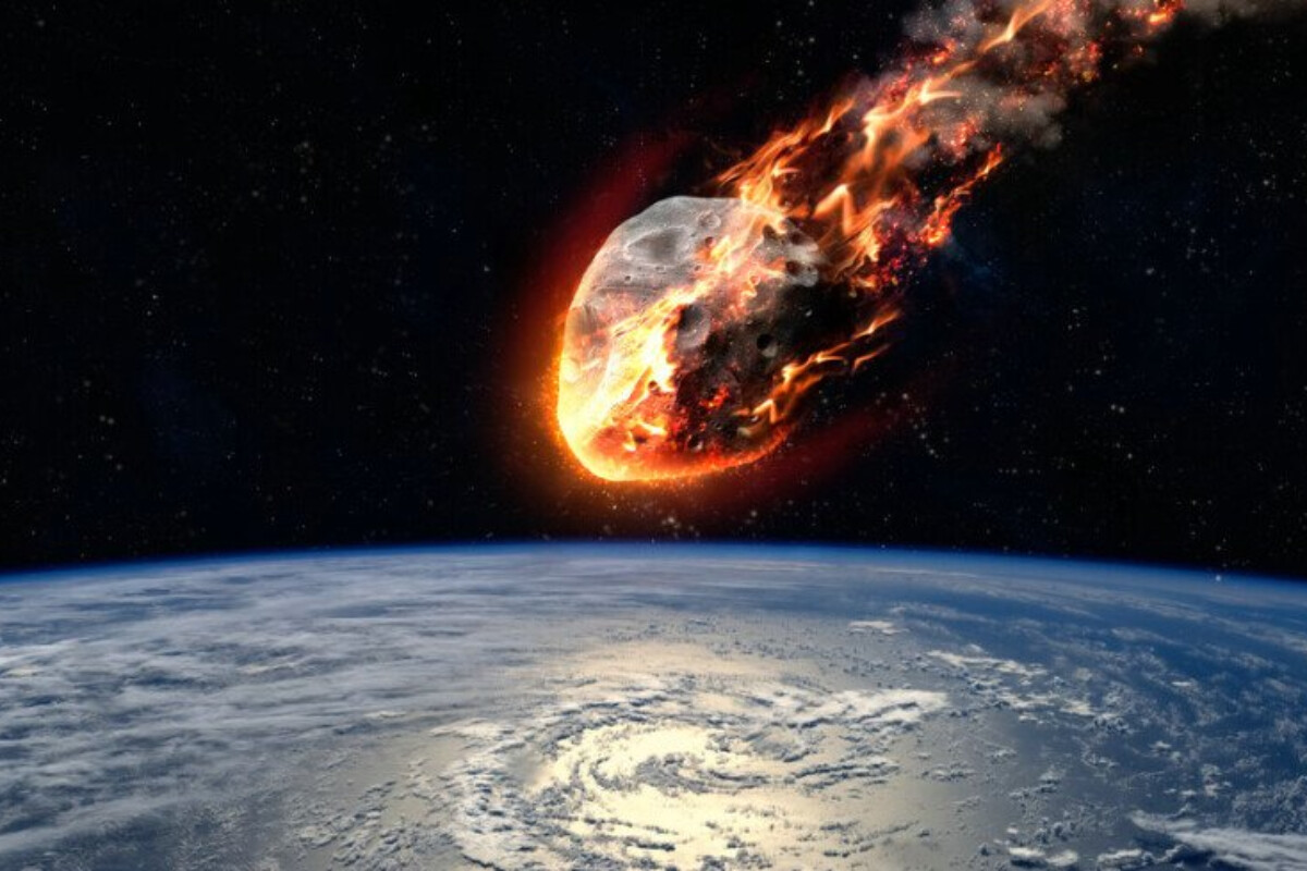 <p>Nəhəng asteroid Yerə doğru uçacaq</p>