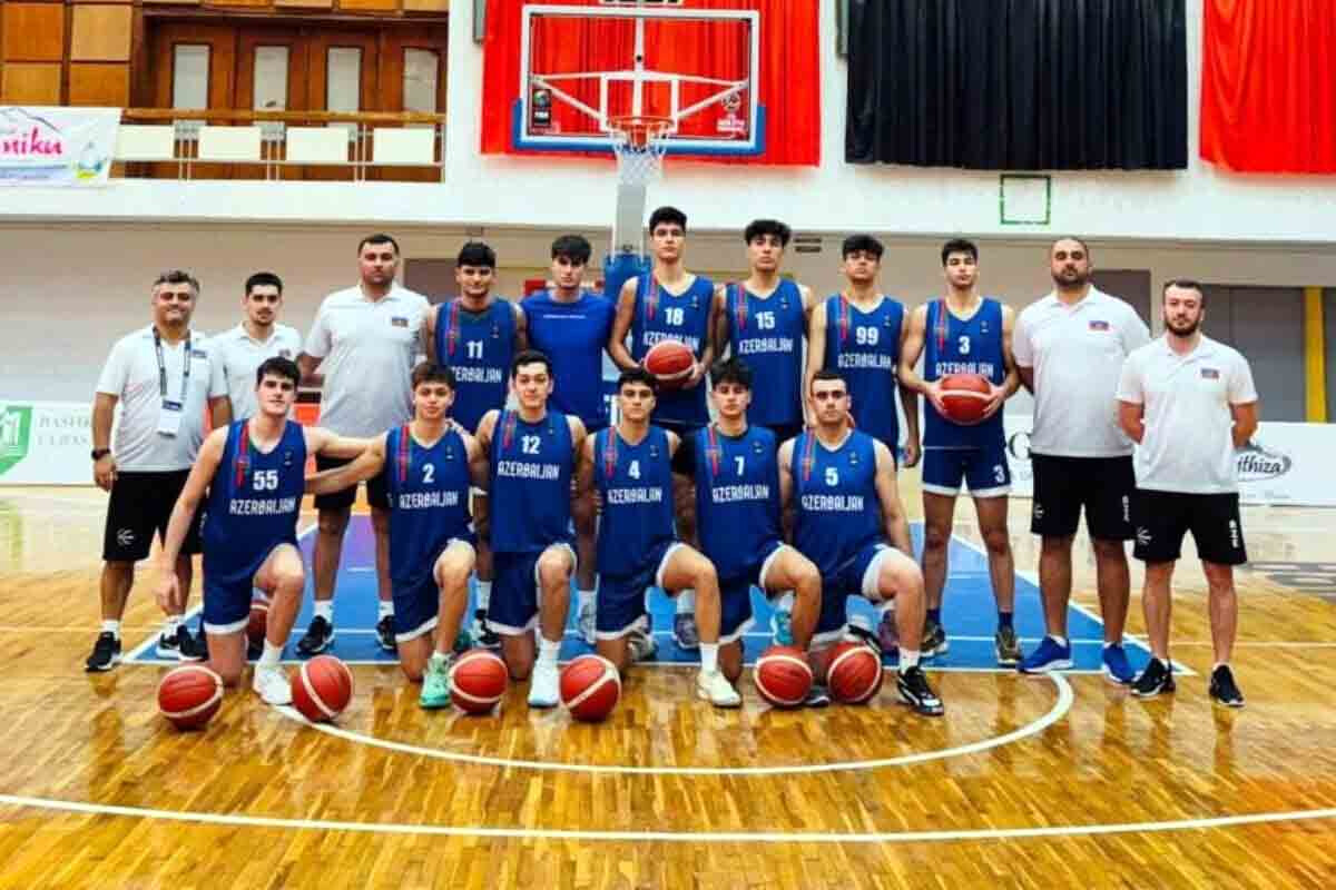 <p>U-18 oğlan basketbol yığmamız AÇ-yə Moldova üzərində qələbəylə başlayıb</p>