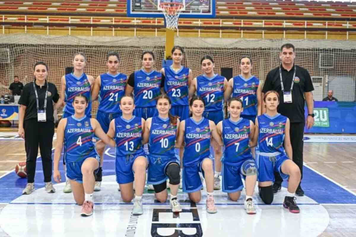 <p>U-18 basketbol yığmalarımız AÇ-nın finalında </p>