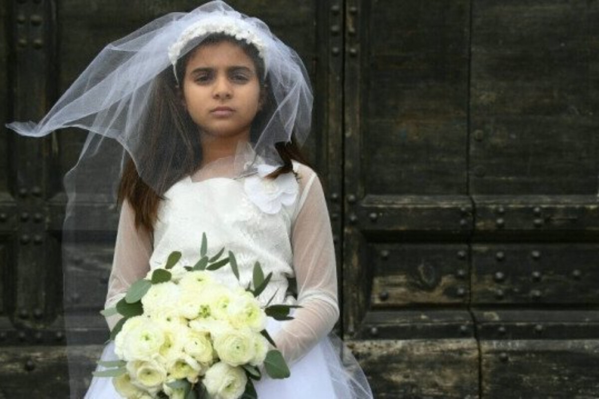 <p>9 yaşlı qızların evlənməsinə icazə verən qanuna etirazlar keçirilir</p>
