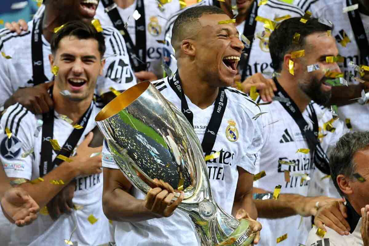 <p>Real Madrid Superkuboku qazanaraq rekorda imza atıb</p>