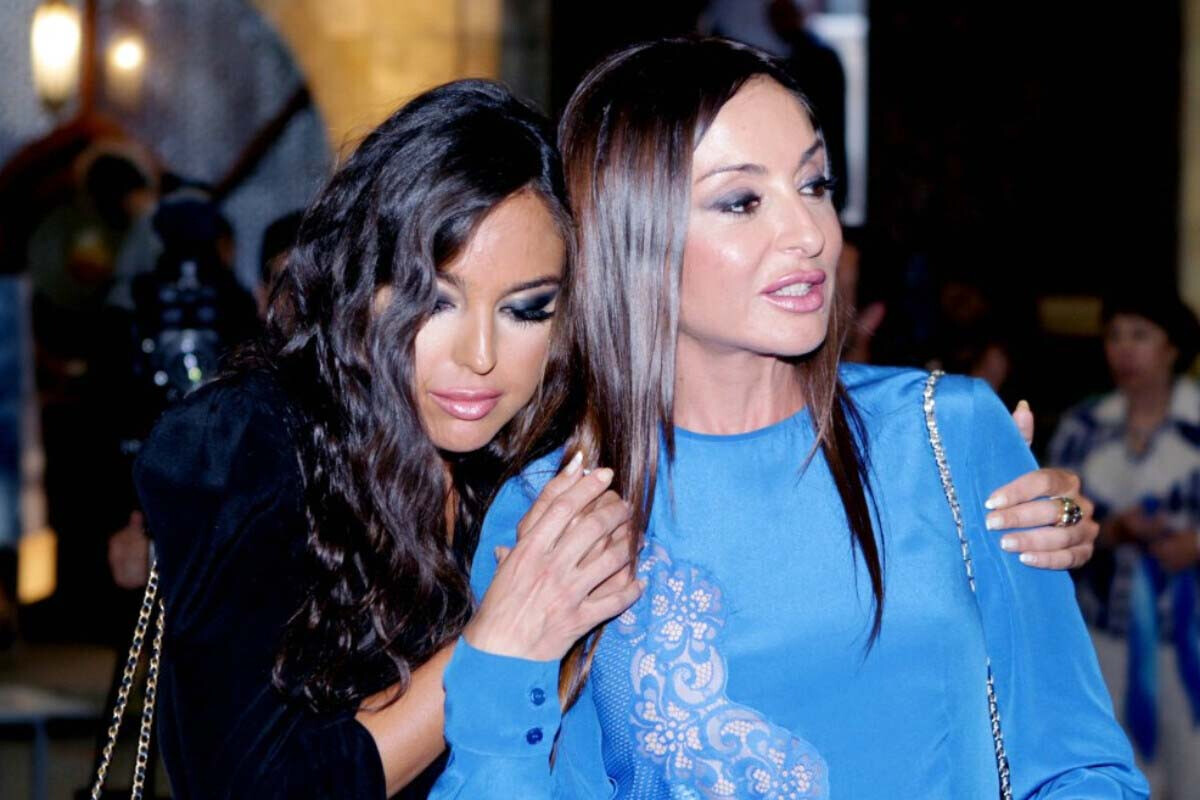 <p>Leyla Əliyeva anasını belə təbrik etdi</p>