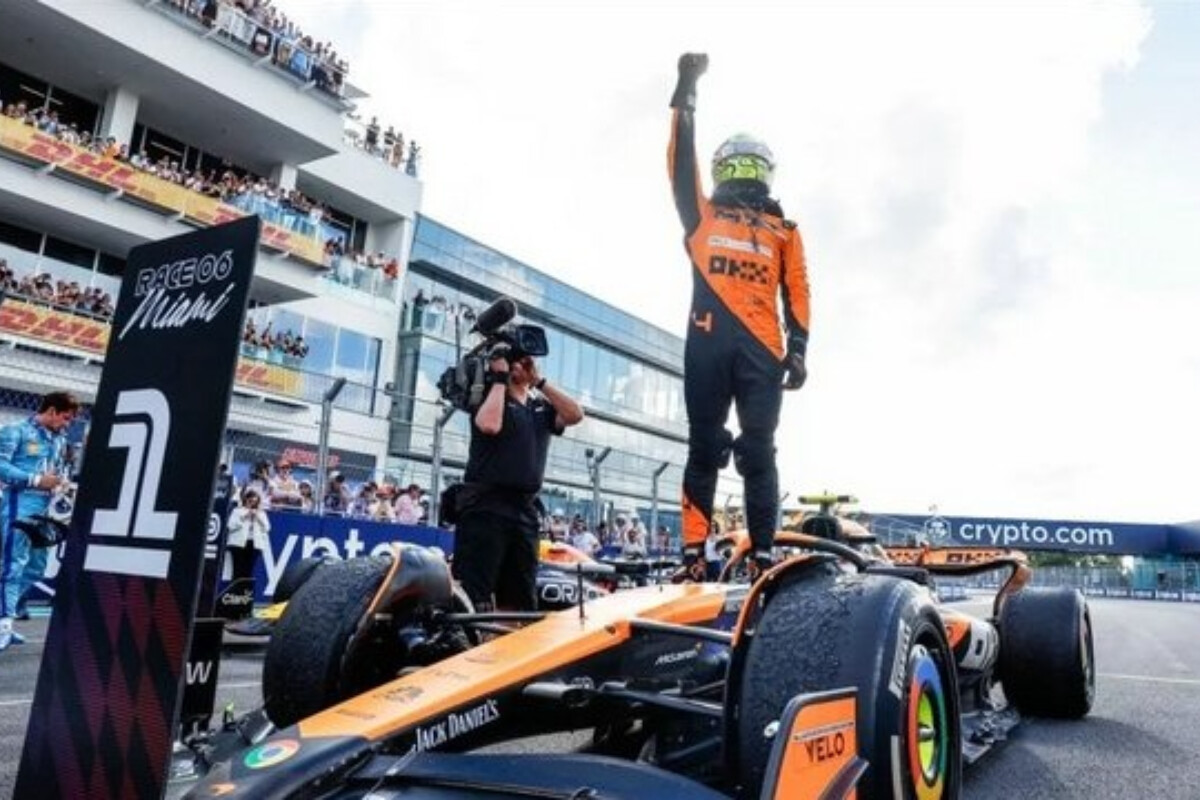 <p>Lando Norris Hollandiya Qran-Prisinin qalibidir</p>