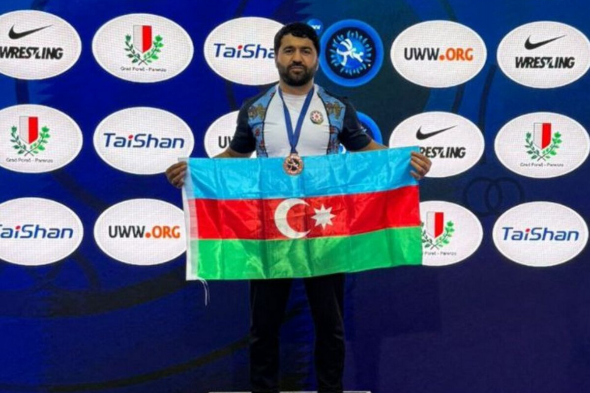 <p>Veteran pəhləvanlarımız DÇ-dan 4 medalla qayıdıblar</p>