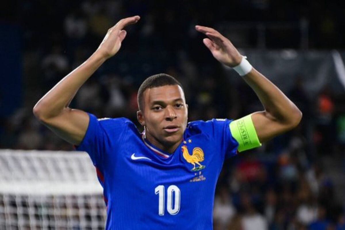 <p>Kilian Mbappe zorlamada şübhəli bilinir</p>