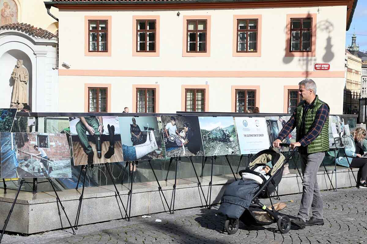 <p>Çexiyada mina qurbanlarına həsr olunmuş fotosərgilər keçirilib</p>