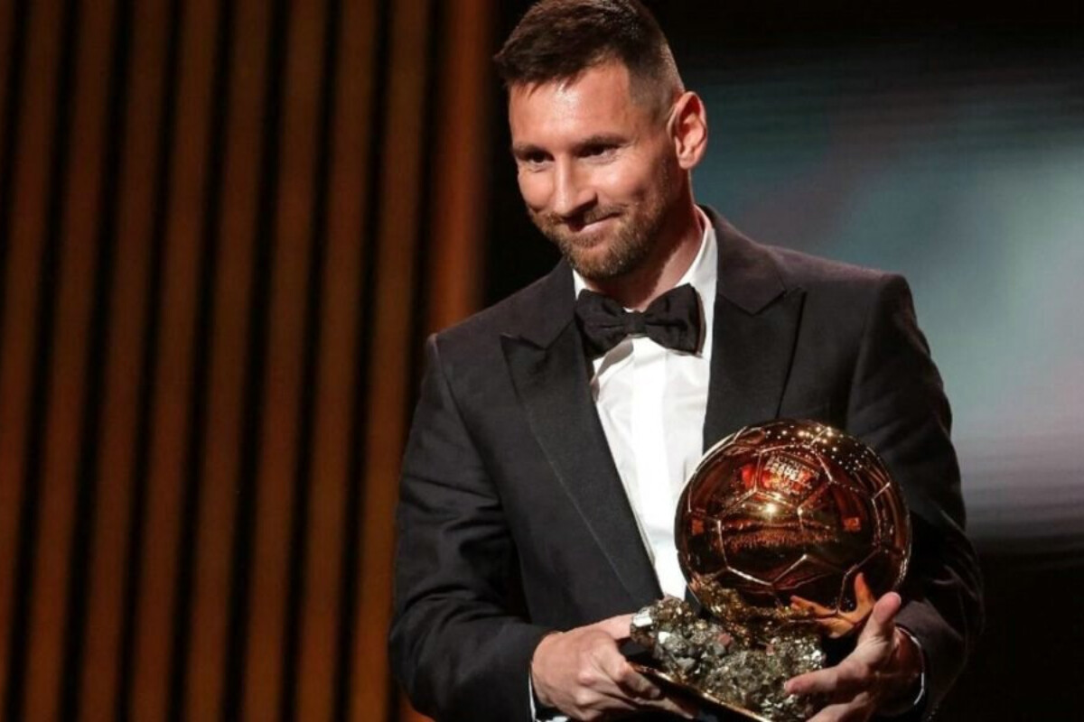<p>Messi tarixin ən çox mükafat alan futbolçusudur</p>