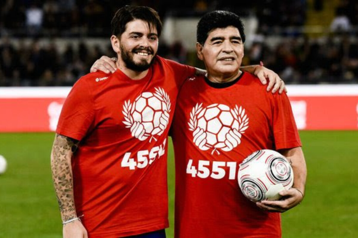 <p>Dieqo Maradonanın oğlu İspaniyada baş məşqçi postunu tutub</p>