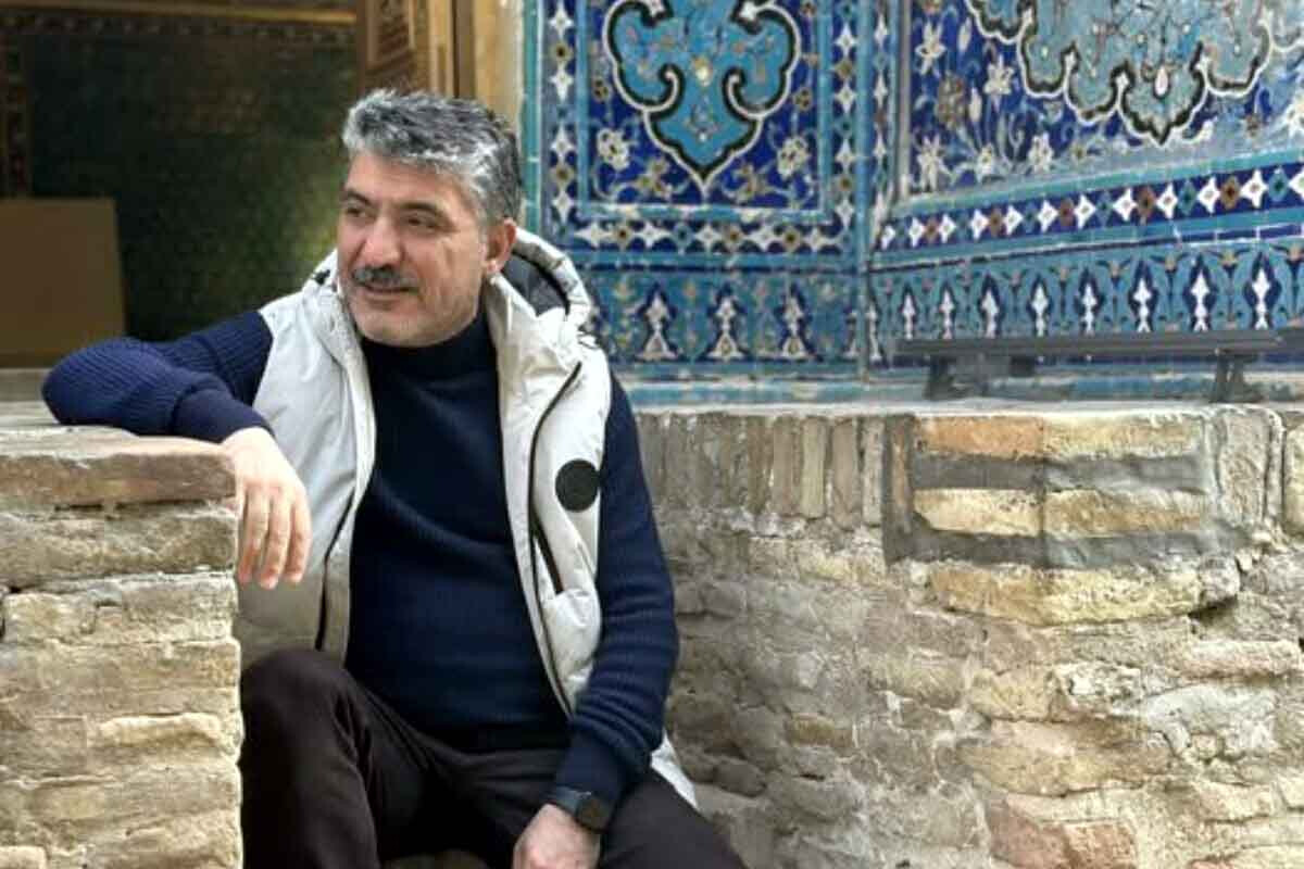 <p>Şəmil Sadiq: Yeyək döyək, yoxsa döyək yeyək?!</p>