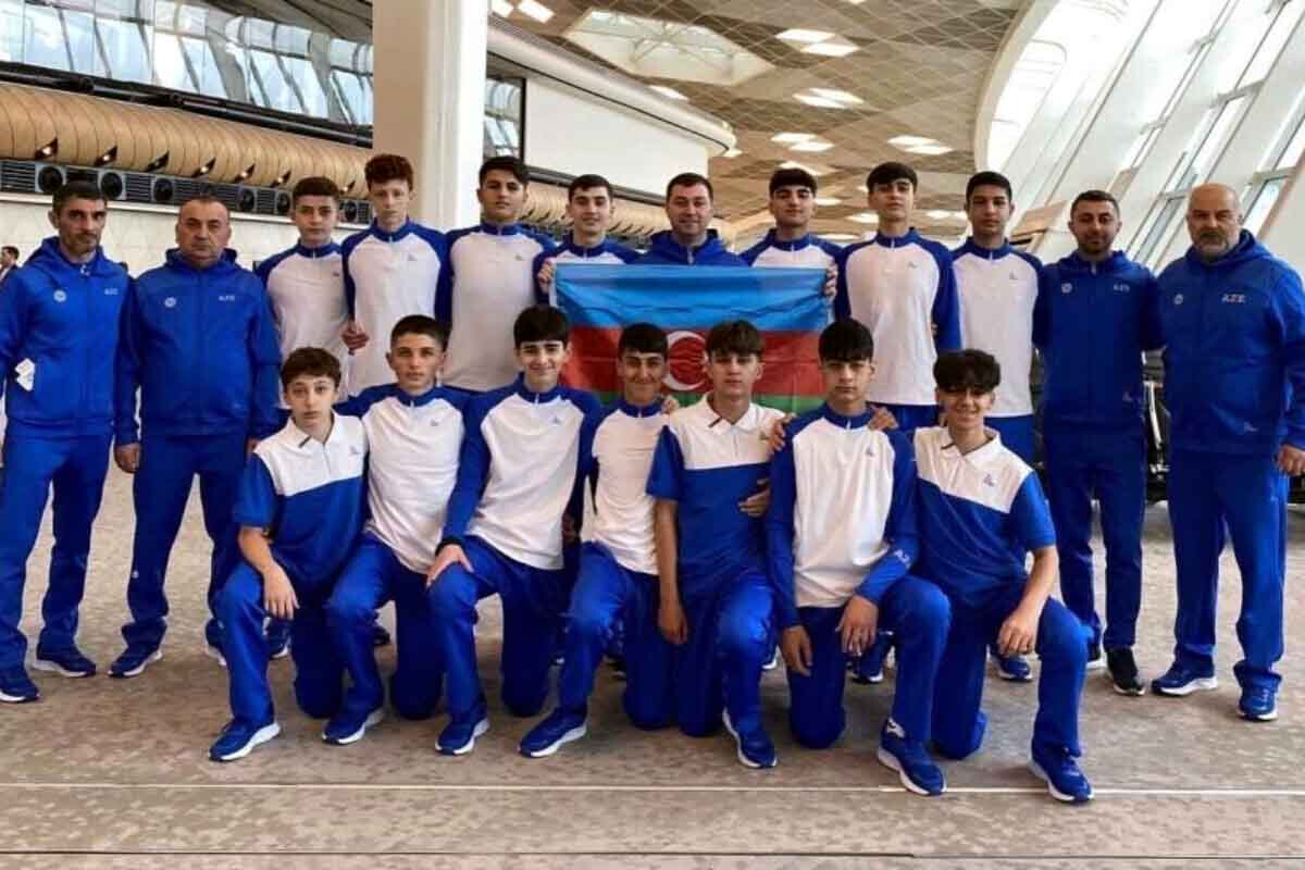 <p>Oğlan voleybolçulardan ibarət U-16 millimiz EEVZA-da Gürcüstana da uduzub </p>