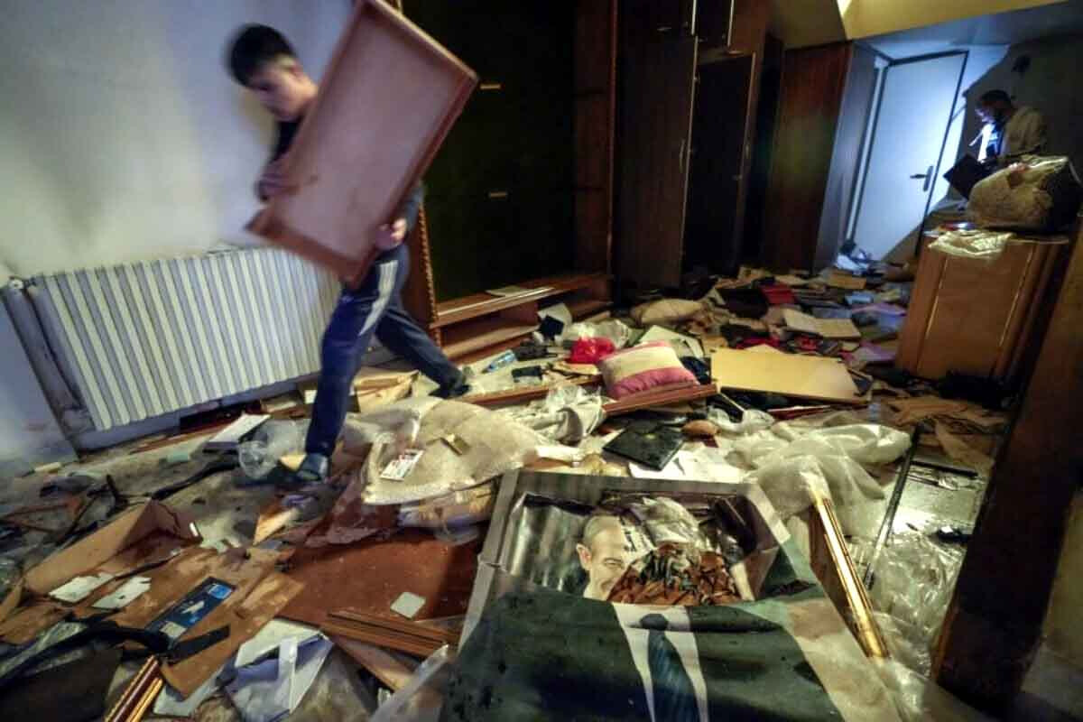 <p>Suriya müxalifəti silahlı qüvvələri başqalarının əmlakına hörmət etməyə çağırır</p>
