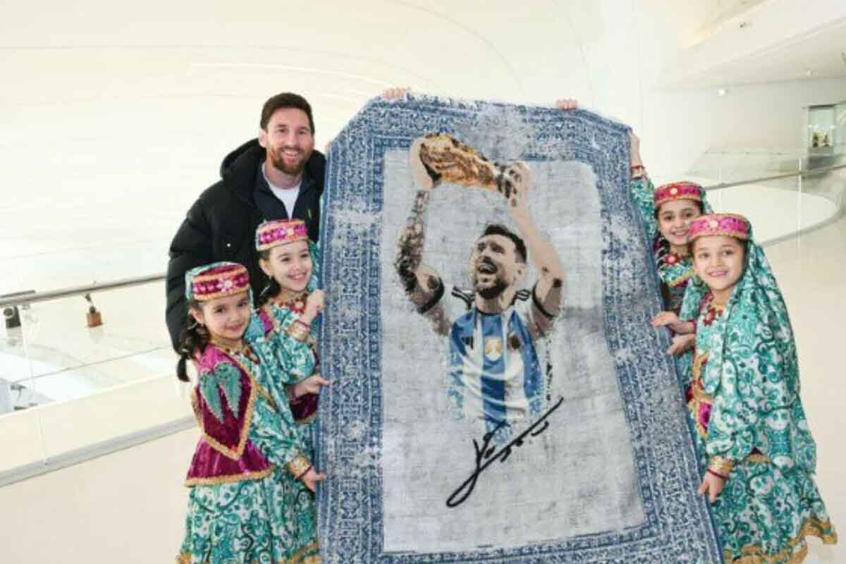 <p>Messi və komanda yoldaşları Heydər Əliyev Mərkəzində olublar</p>
