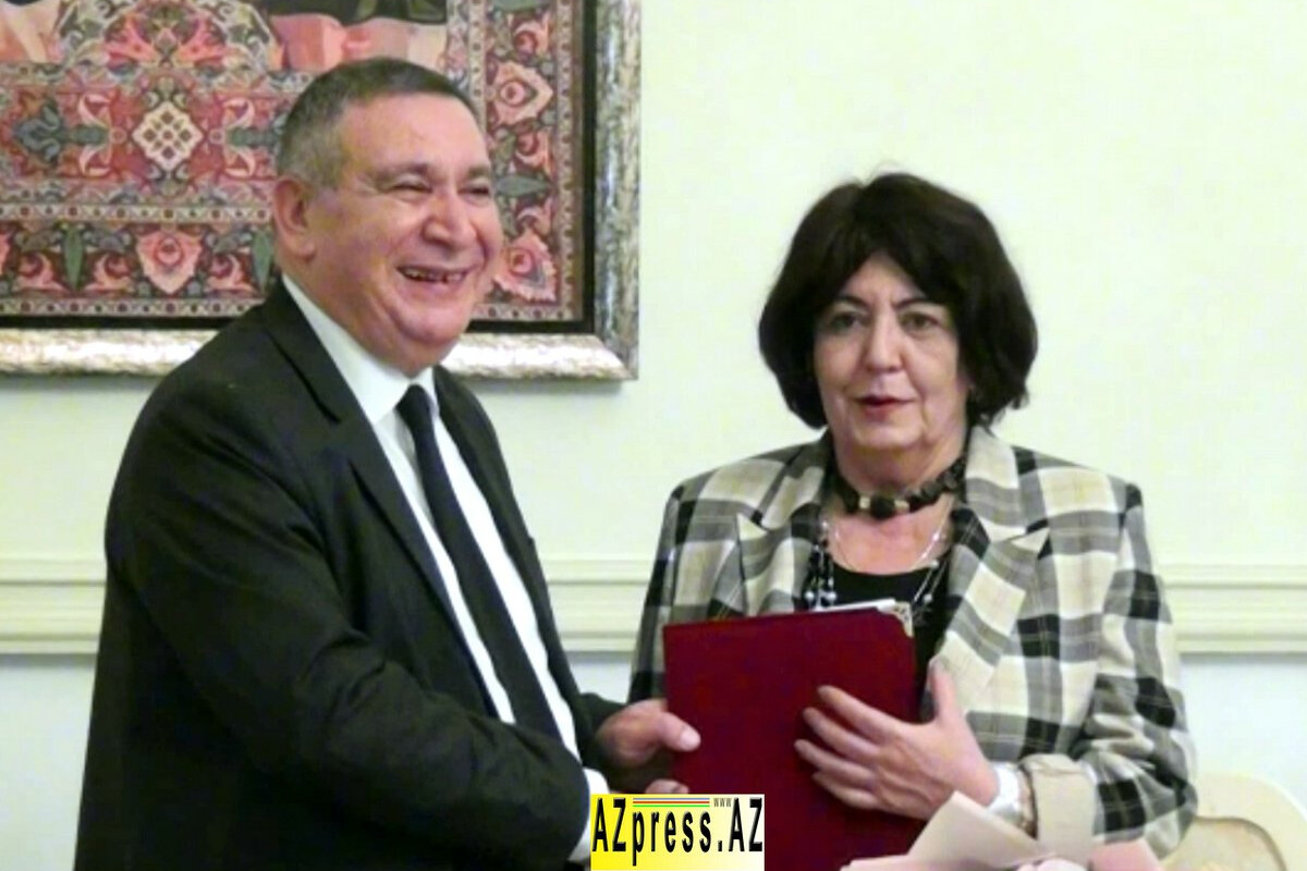 <p>Kəmalə Abiyevanın iki kitabının təqdimatı oldu</p>