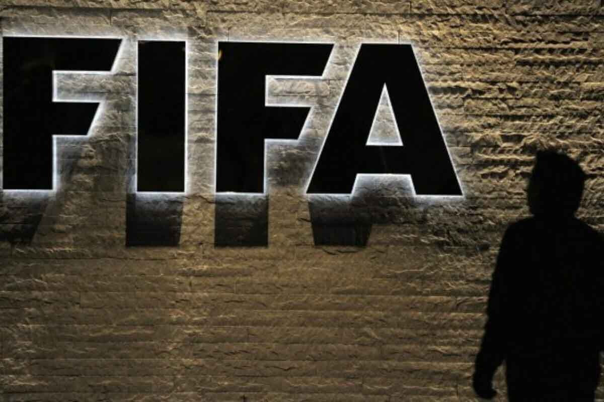 <p>Azərbaycan millisi FİFA reytinqində mövqeyini qoruyub</p>
