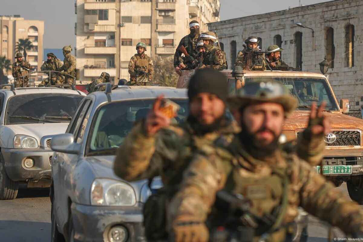 <p>İraq iki minə yaxın fərarini Suriyaya qaytarıb</p>