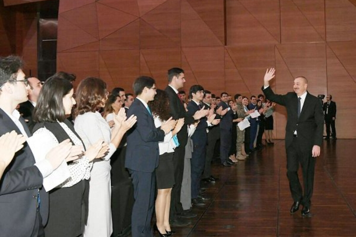 <p>Sağlam gənclik, parlaq Azərbaycan naminə </p>