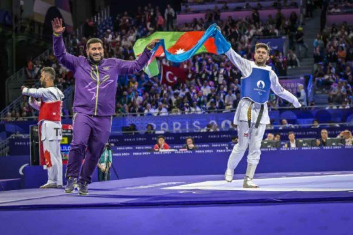 <p>Dünya Federasiyası Azərbaycan çempionunu iki dəfə mükafatlandırıb</p>