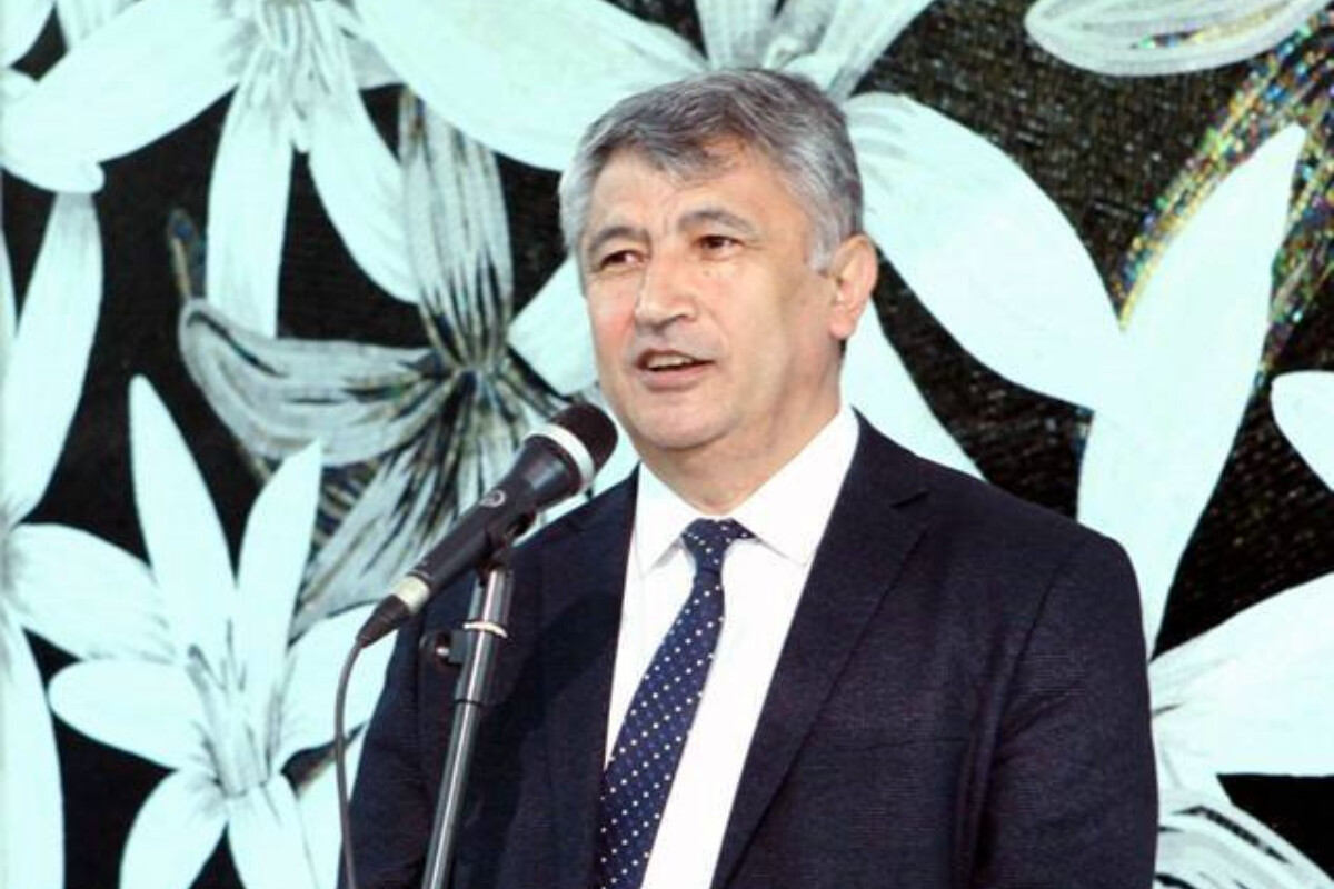 <p>Qəşəm Nəcəfzadə: Yazarlara 11 məsləhətim…</p>