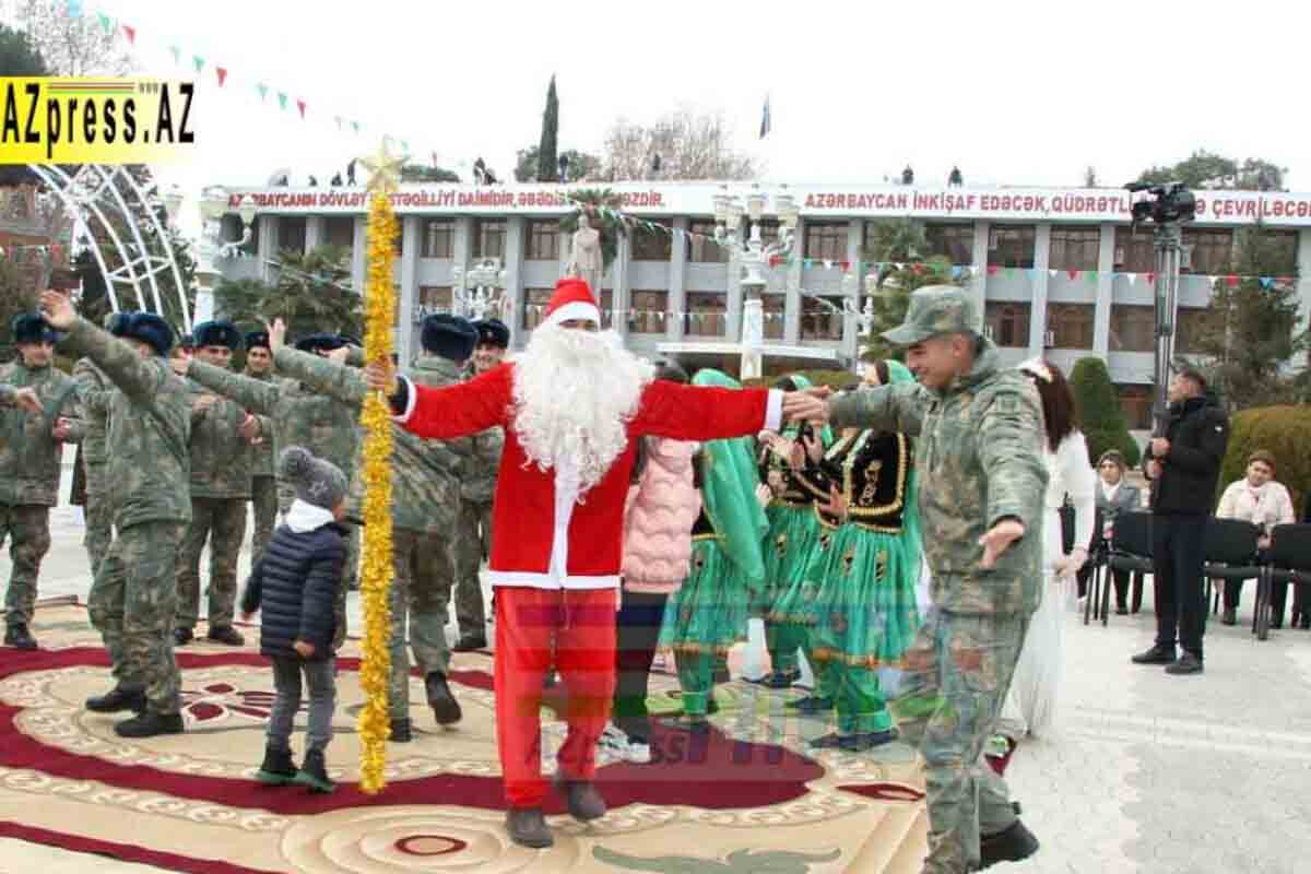 <p>Ağcabədidə Yeni il münasibətilə ümumrayon&nbsp;bayram tədbiri keçirilib</p>