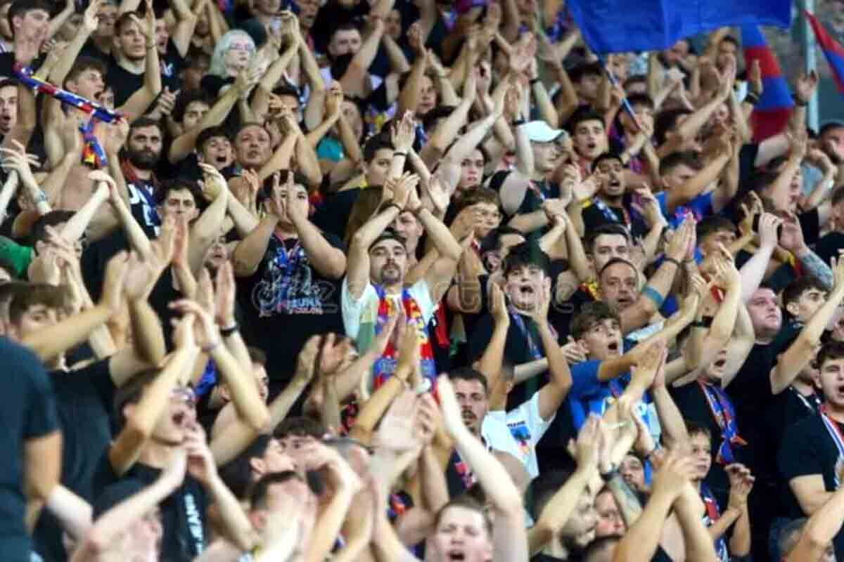 <p>Rumıniya FCSB-ni Bakıda "Qarabağ"la oyunda 100-ə yaxın azarkeş dəstəkləyəcək</p>
