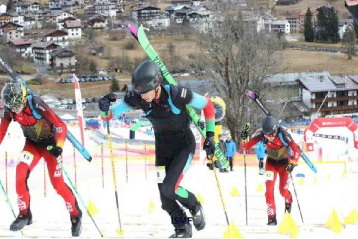 <p>Azərbaycanın xizək alpinistləri komandası İtaliyada keçirilən Dünya Kubokunda iştirak edir</p>
