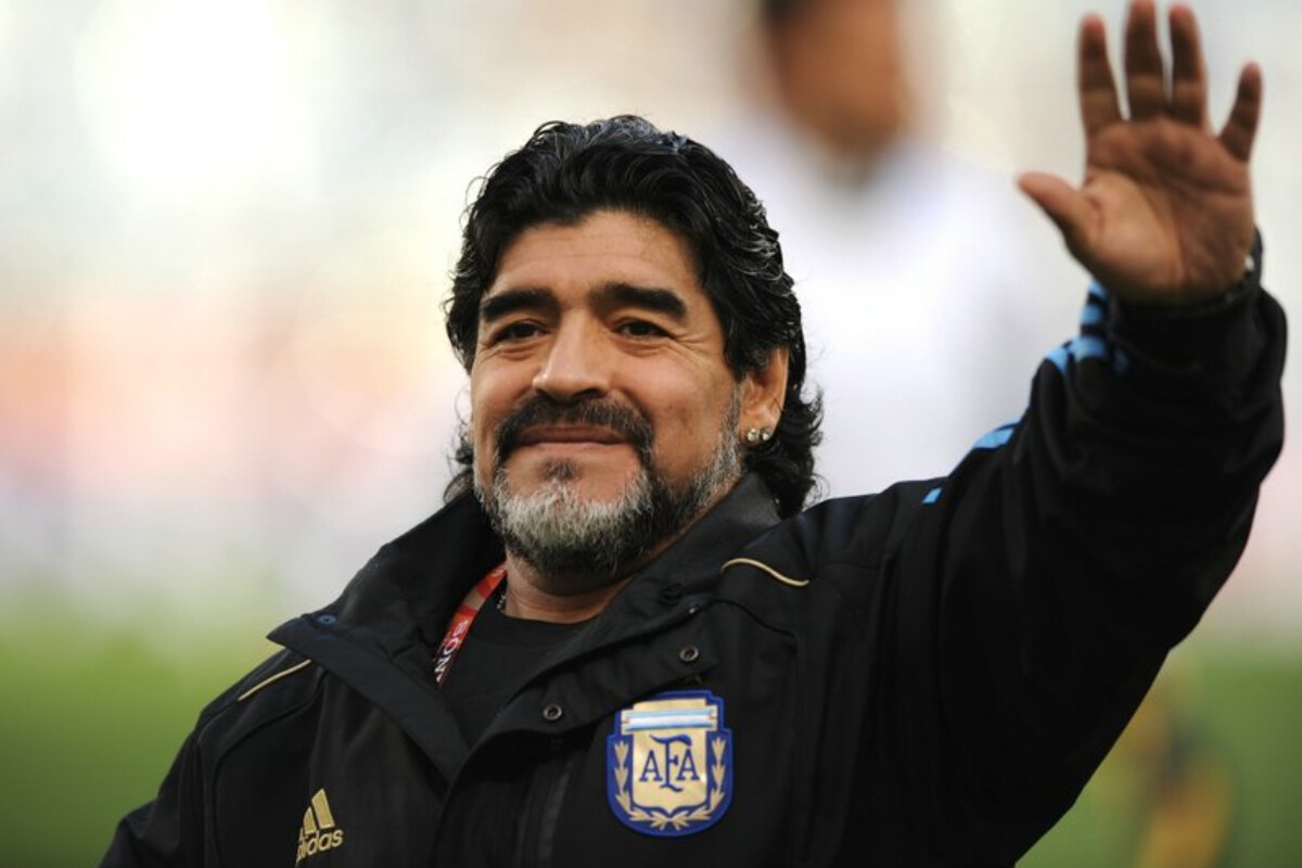 <p>Məhkəmə Maradonanın ölümü ilə bağlı şahidləri dinləməyə başlayıb</p>