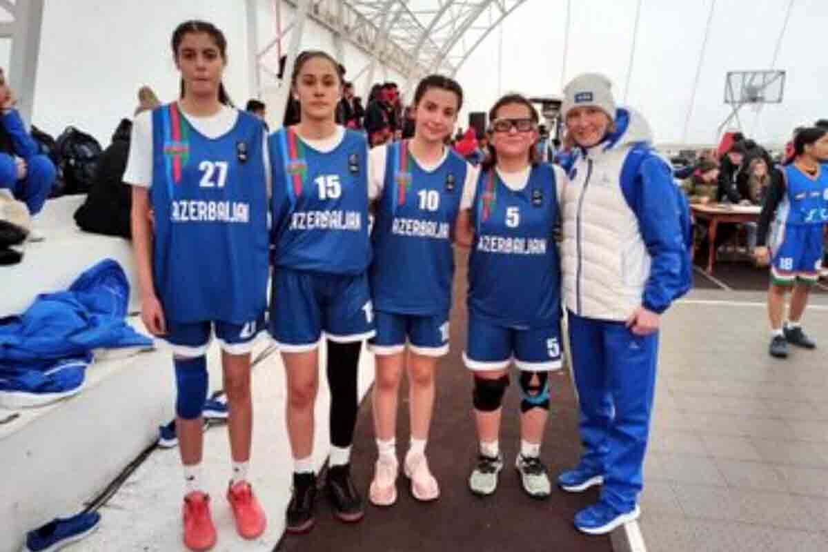 <p>Qızlardan ibarət U-15 millimiz Gimnaziyaya qələbəylə başlayıb</p>