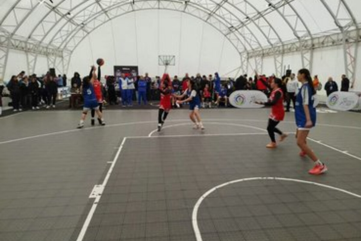 <p>U-15 basketol komandalarımız İSF-də mübarizəni davam etdirir </p>