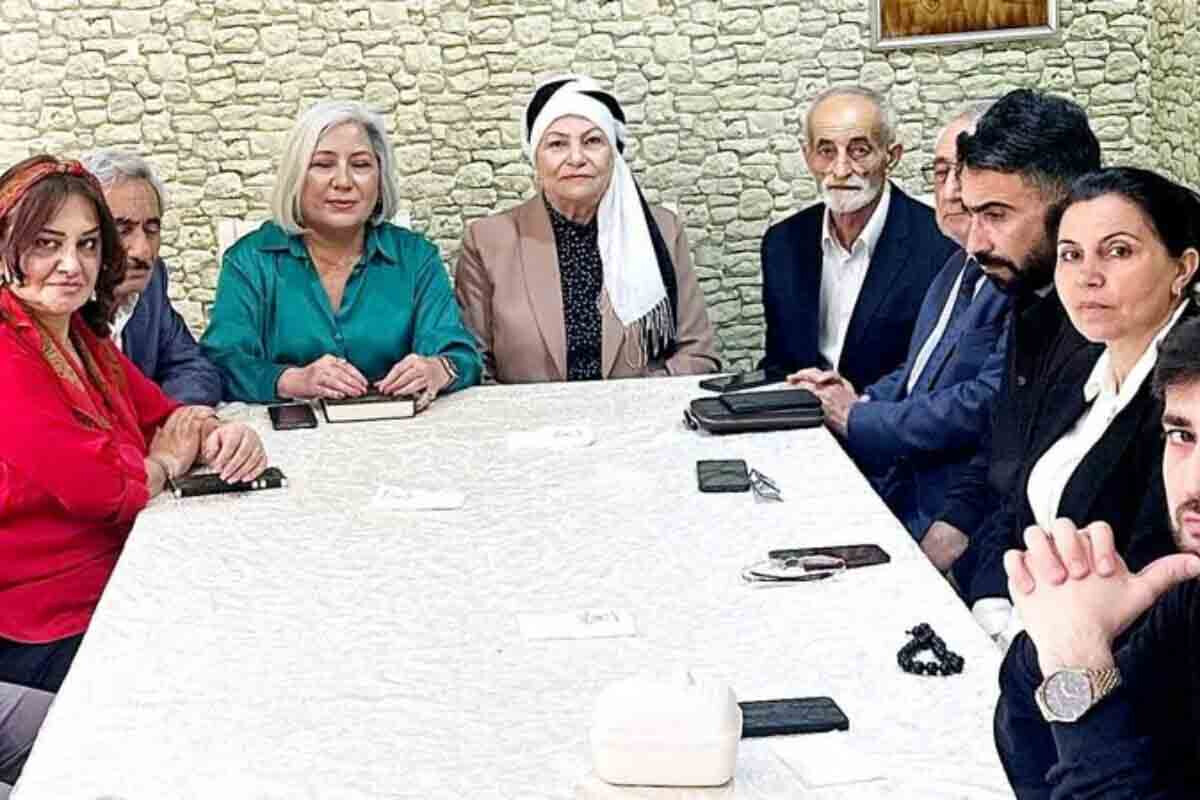 <p>Çeşmə" Ədəbi Məclisi ilə "Bəzmgah" təşkilatının&nbsp;birgə tədbiri keçirildi</p>
