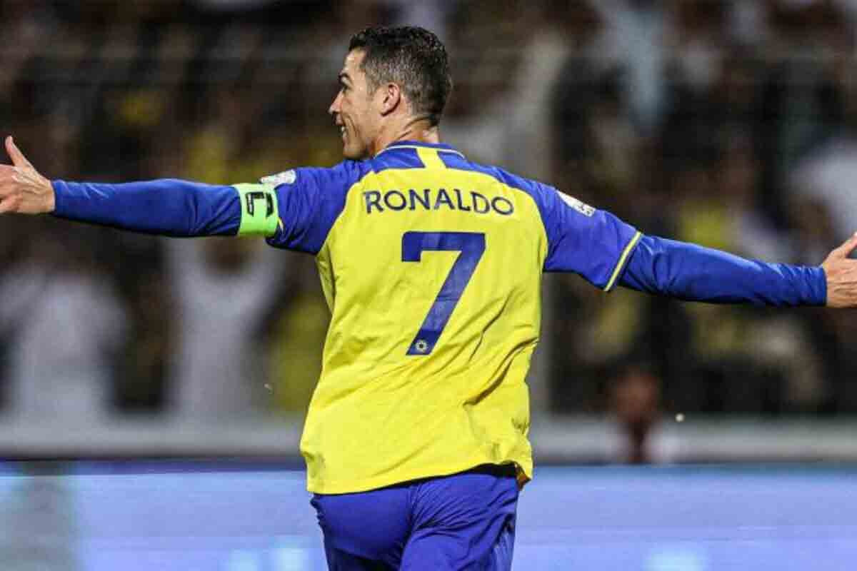 <p>"Çelsi"nin əfsanəvi futbolçusu Ronaldonun təklifinə görə klubu tənqid edib</p>