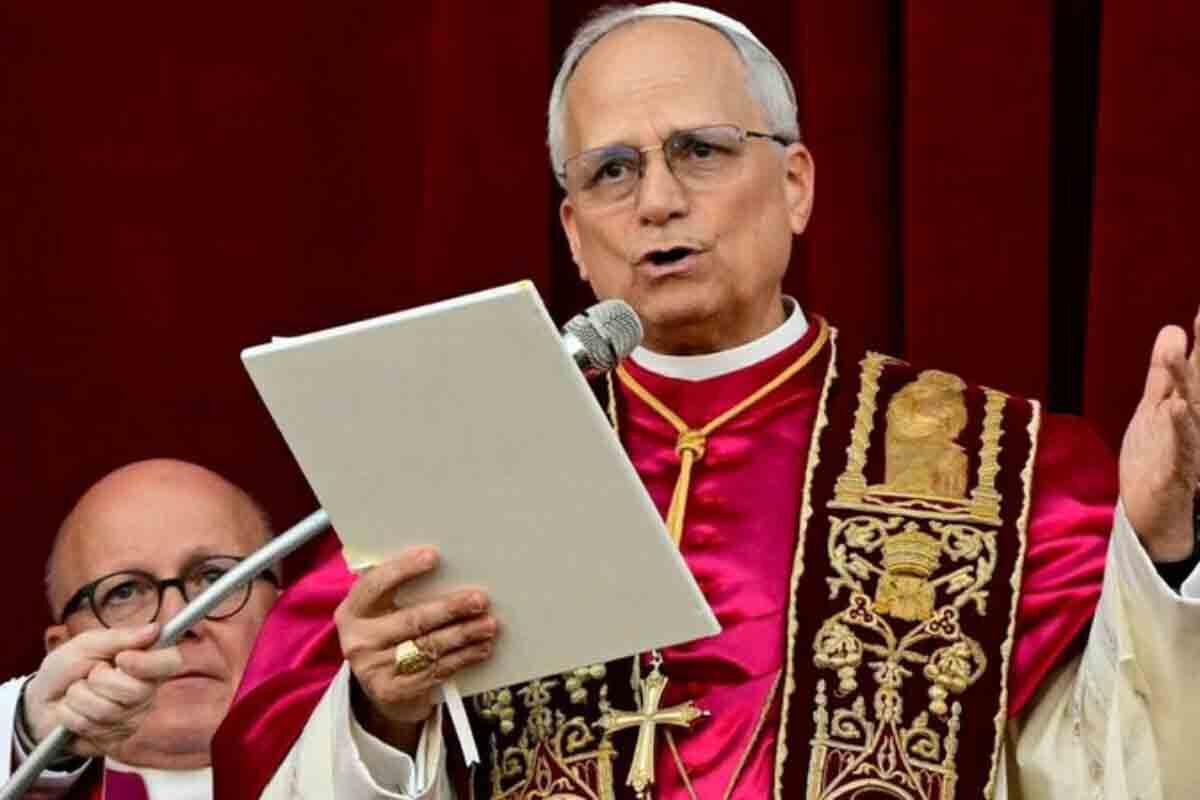 <p>Papa XIV Leo ilk bazar günü çıxışında “döyüşü dayandırmağa” çağırıb</p> 