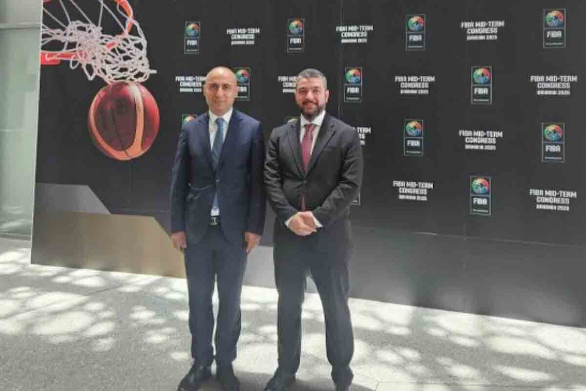 <p>ABF-nin prezidenti Emin Emrullayev FİBA toplantısında</p>