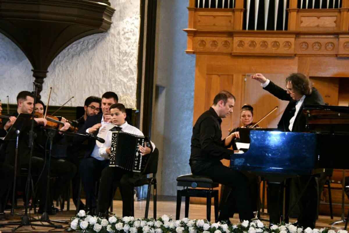 <p>Azərbaycan Dövlət Akademik Filarmoniyasında konsert keçirilib</p>