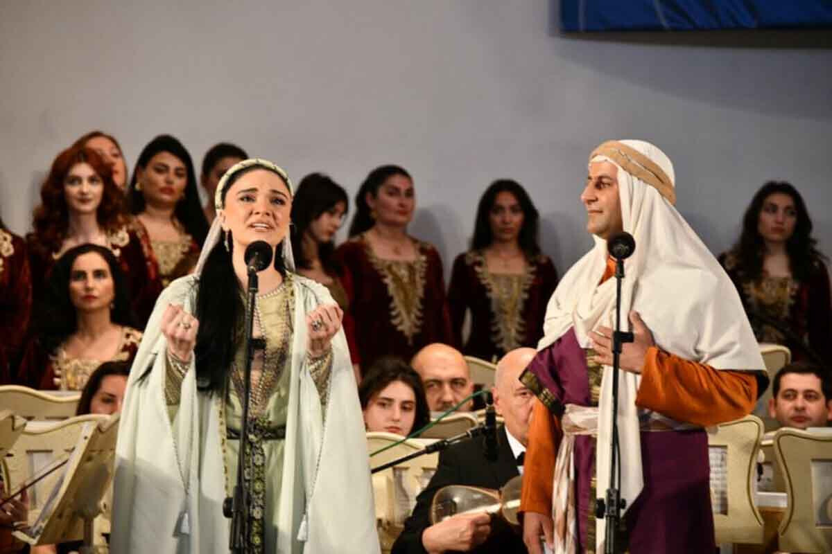 <p>Filarmoniya səhnəsində &ldquo;Milli Opera İncilərimiz&rdquo;&nbsp;layihəsi çərçivəsində konsert baş tutub</p>