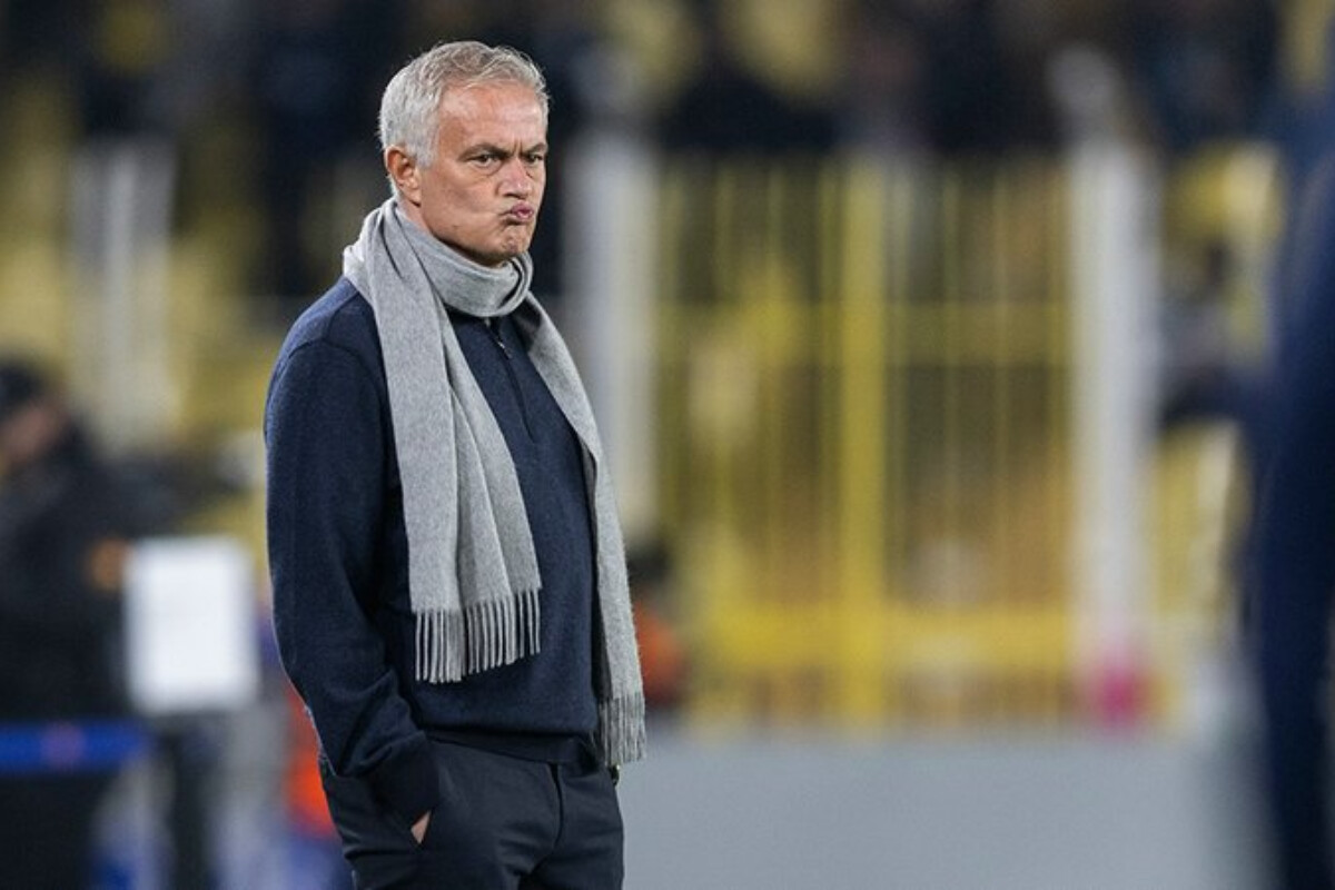<p>"Qalatasaray" Türkiyə çempionluğundan sonra Mourinyonu ələ salıb</p>