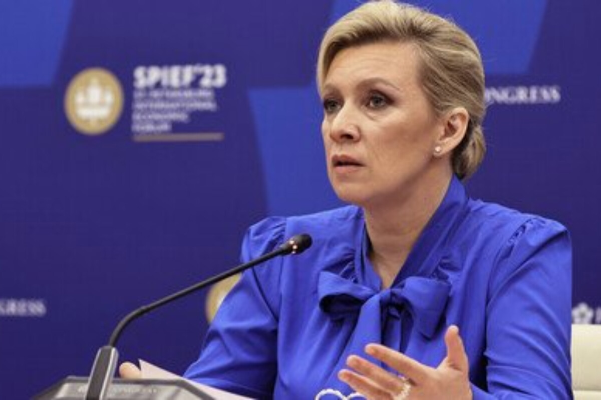 <p>Rusiya XİN İrəvanda Putinlə bağlı plakatla təxribatın arxasında kimin dayandığını cavablandırıb</p>