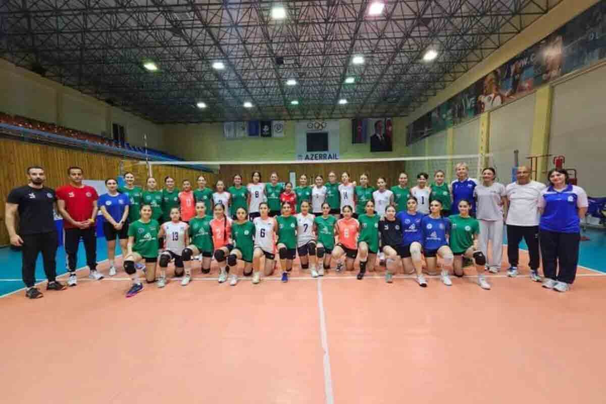 <p>Özbəkistan voleybolçuları Bakıda təlim-məşq toplanışı&nbsp;keçirəcək</p>