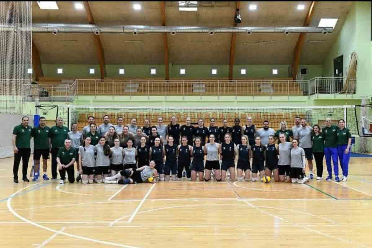 <p>Qadın voleybol millimiz Azal-da mübarizəyə başlayır</p>