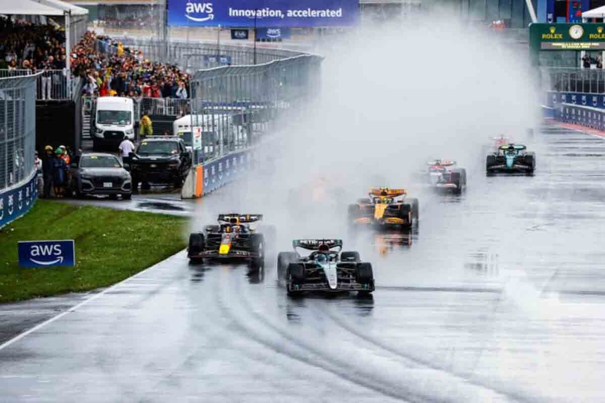 <p>"McLaren" London yarış şousuna ev sahibliyi edəcək</p>